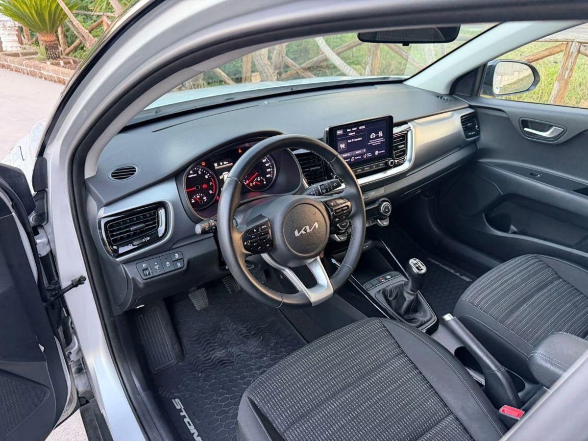Kia Stonic 1.0 T-GDi 100 CV MHEV iMT GT Line (7)