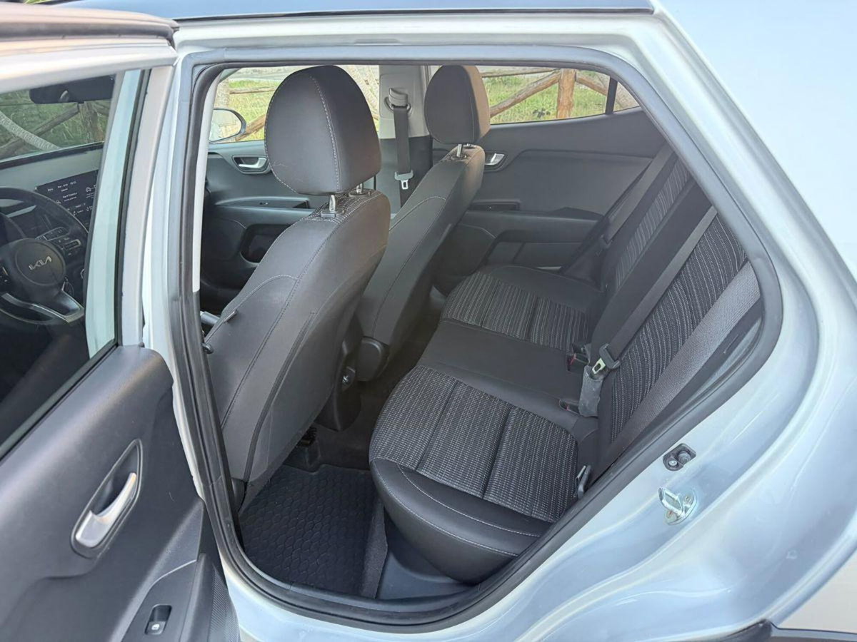 Kia Stonic 1.0 T-GDi 100 CV MHEV iMT GT Line (9)