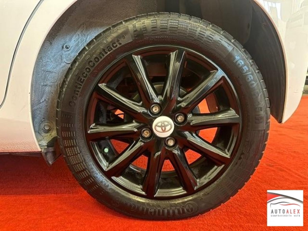 Toyota Aygo 1.0 12V VVT-i 5 porte (14)