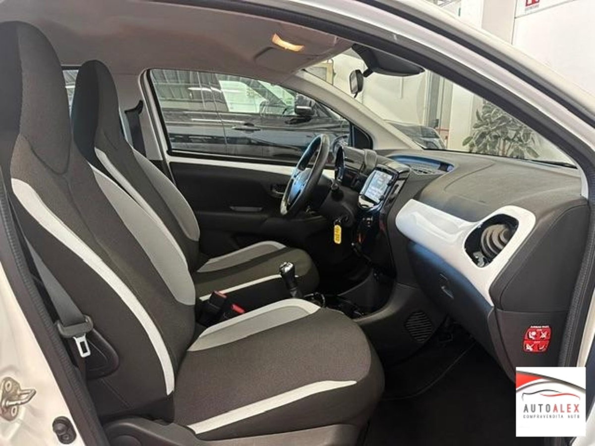 Toyota Aygo 1.0 12V VVT-i 5 porte (18)