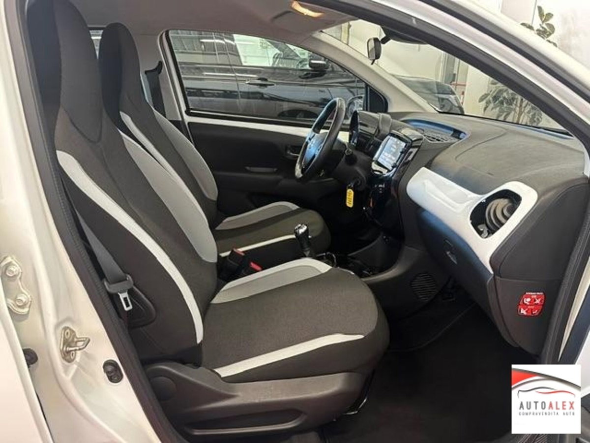 Toyota Aygo 1.0 12V VVT-i 5 porte (19)