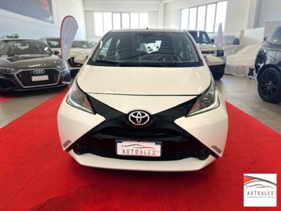 Toyota Aygo 1.0 12V VVT-i 5 porte (2)