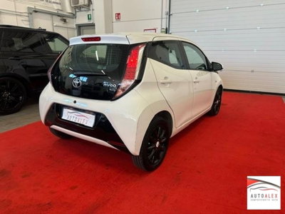 Toyota Aygo 1.0 12V VVT-i 5 porte (4)
