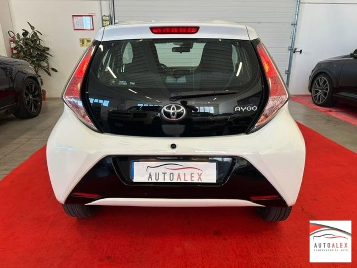Toyota Aygo 1.0 12V VVT-i 5 porte (5)