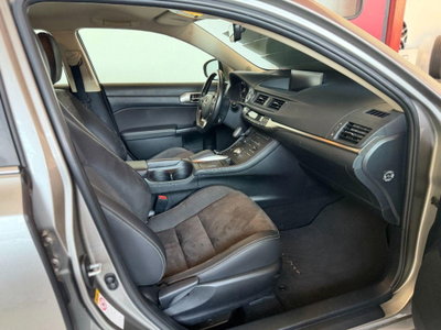 Lexus CT Hybrid Executive (5)