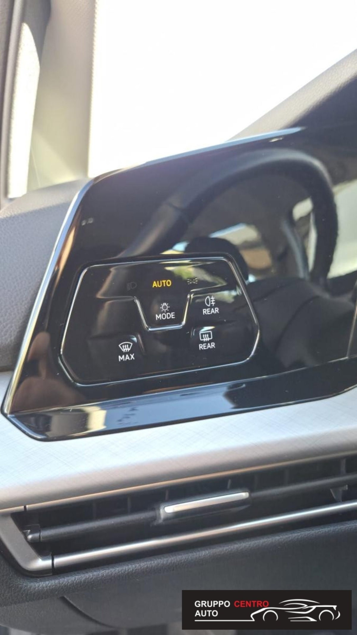 Volkswagen Golf Variant 1.0 eTSI EVO DSG Life (16)