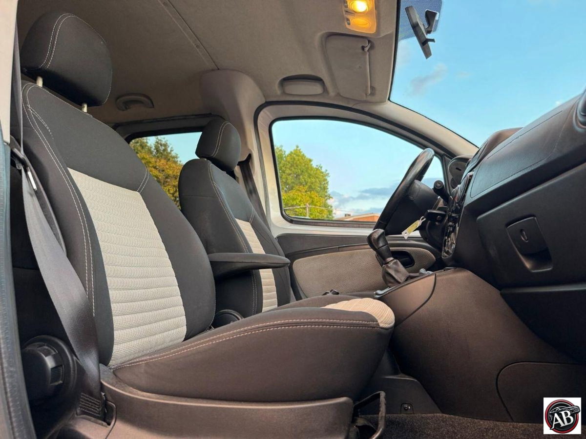 Fiat Qubo 1.3 MJT 80 CV Lounge (19)