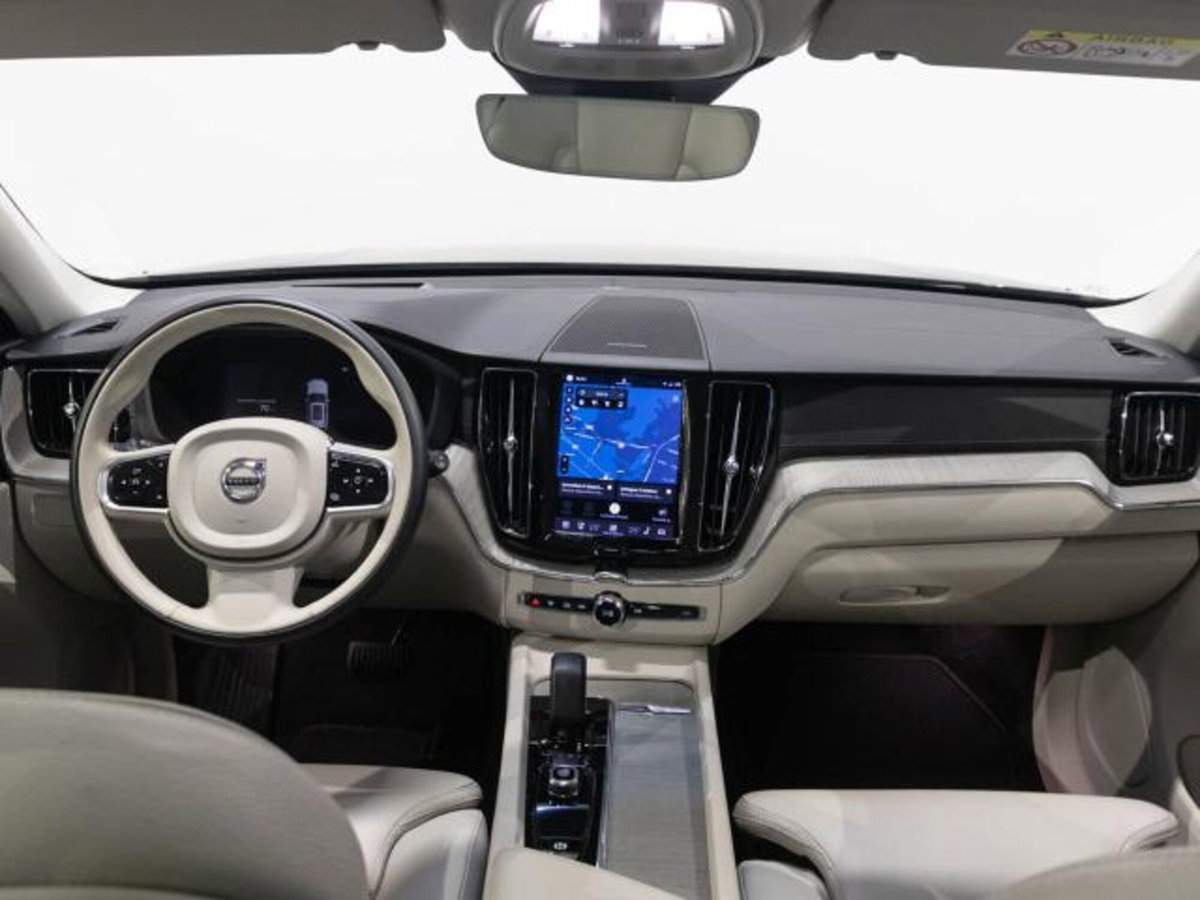 Volvo XC60 B4 automatico Core (11)