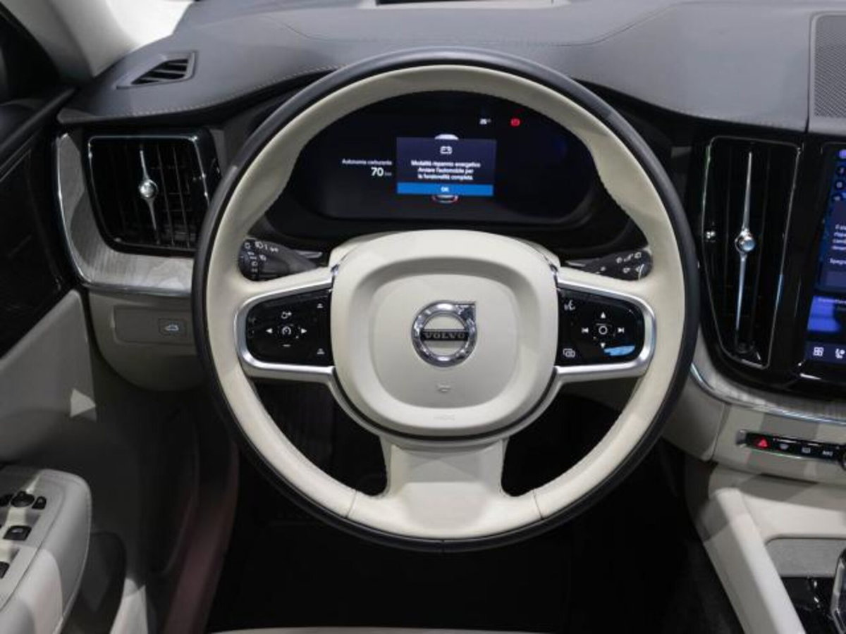 Volvo XC60 B4 automatico Core (12)
