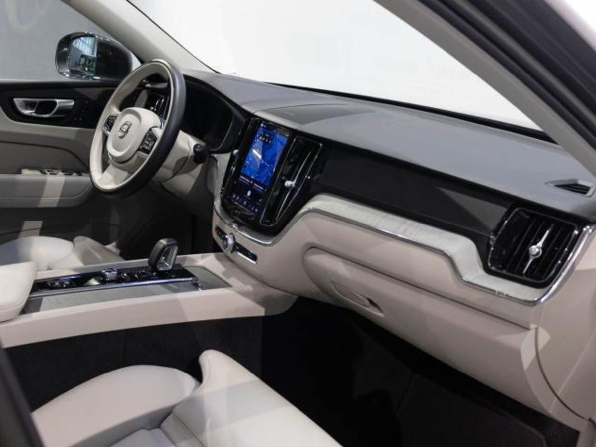 Volvo XC60 B4 automatico Core (13)