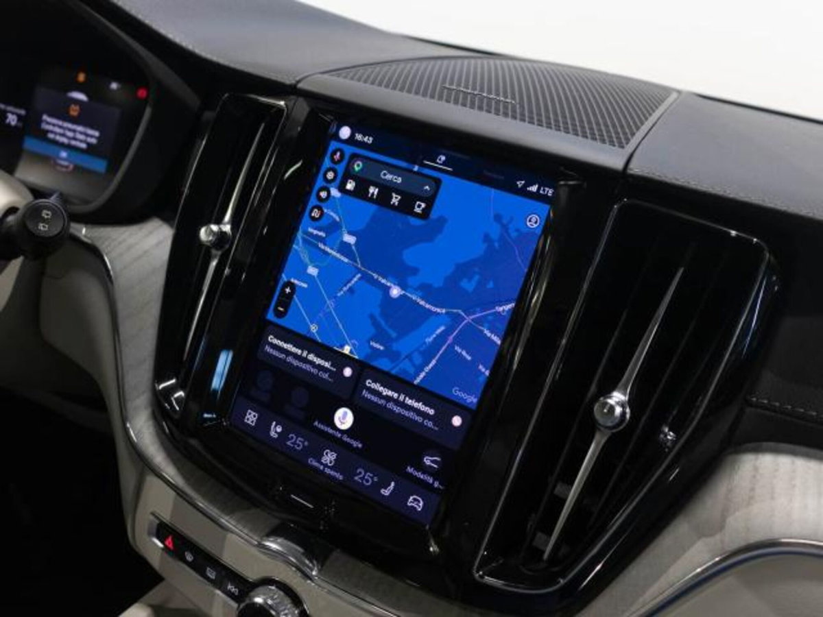 Volvo XC60 B4 automatico Core (14)