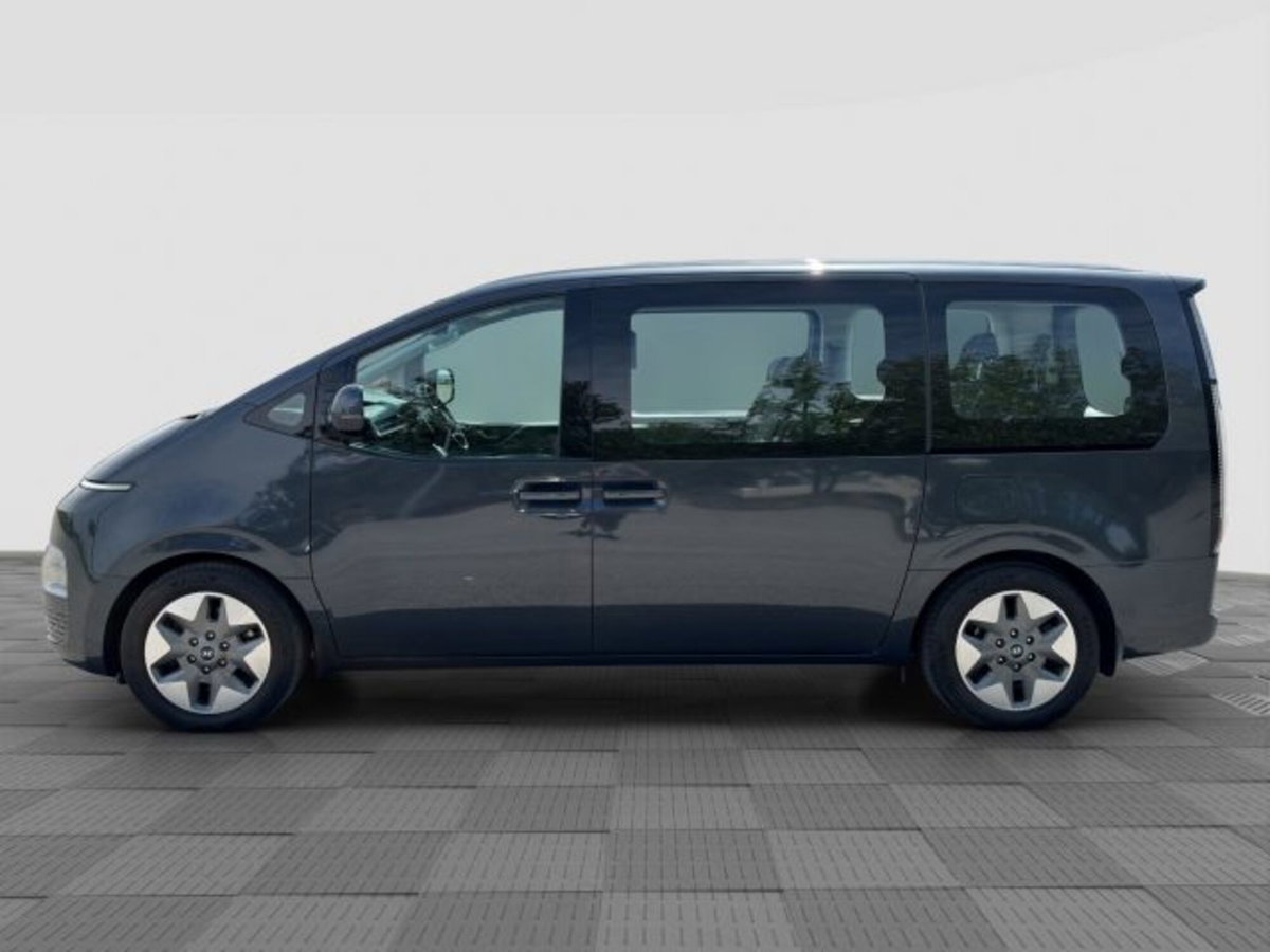 Hyundai Staria 2.2 awd auto (2)