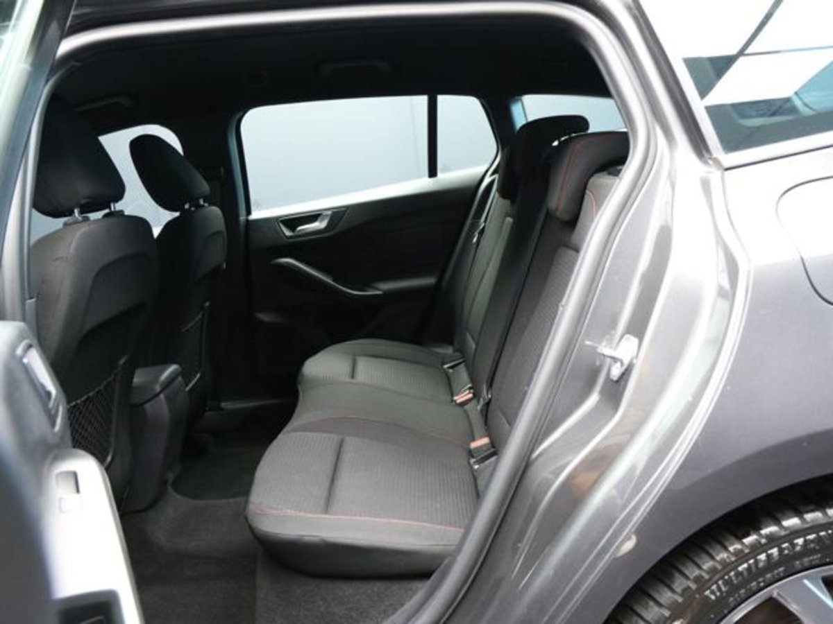 Ford Focus Station Wagon 1.0 EcoBoost Hybrid 155 CV SW ST-Line (8)