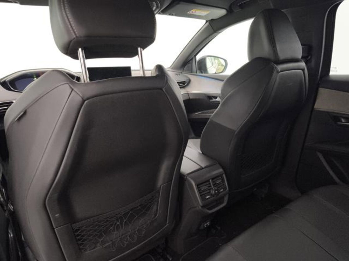 Peugeot 3008 BlueHDi 130 S&S EAT8 GT (19)