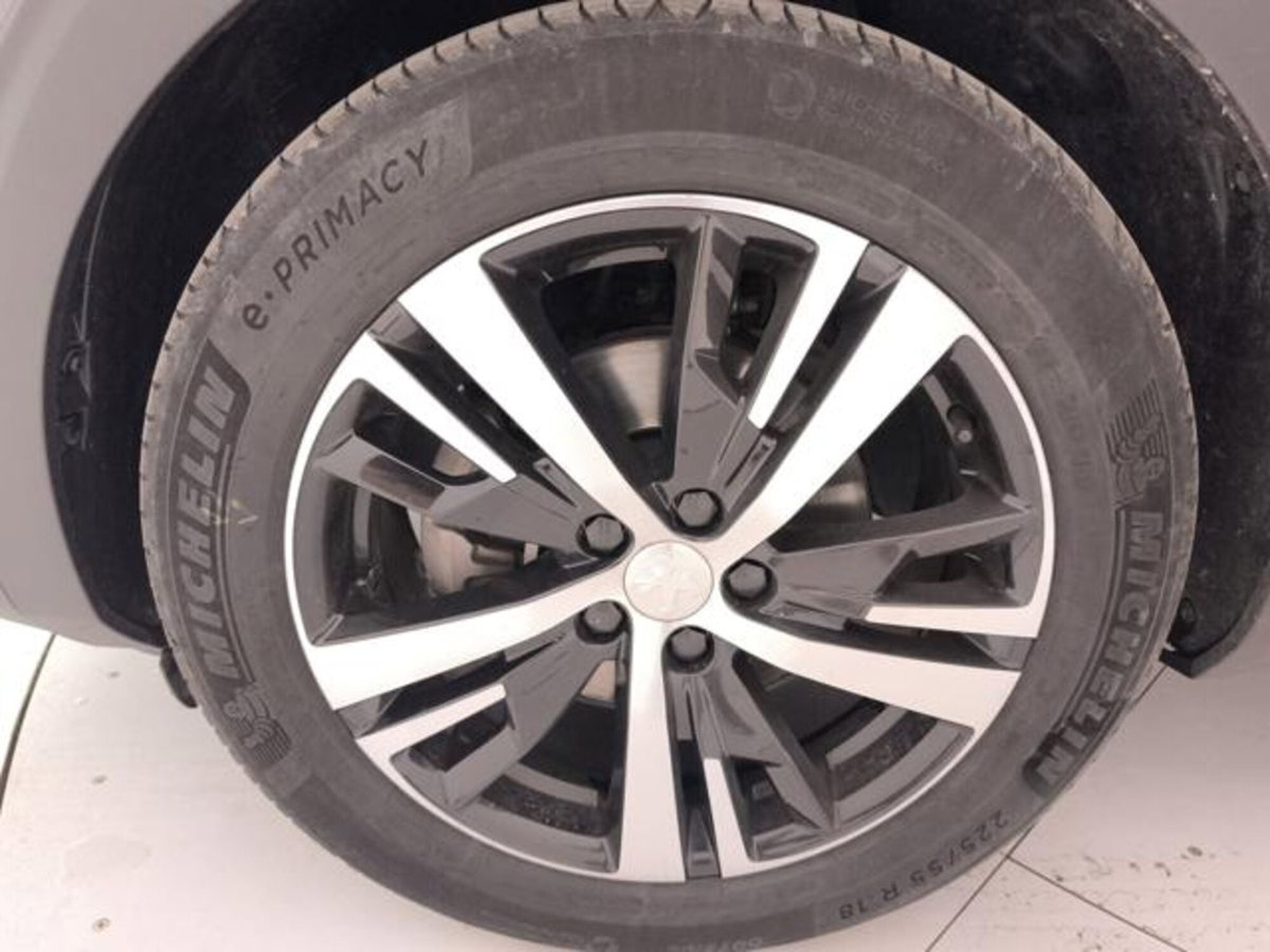 Peugeot 3008 BlueHDi 130 S&S EAT8 GT (9)