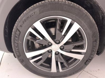 Peugeot 3008 BlueHDi 130 S&S EAT8 GT (9)