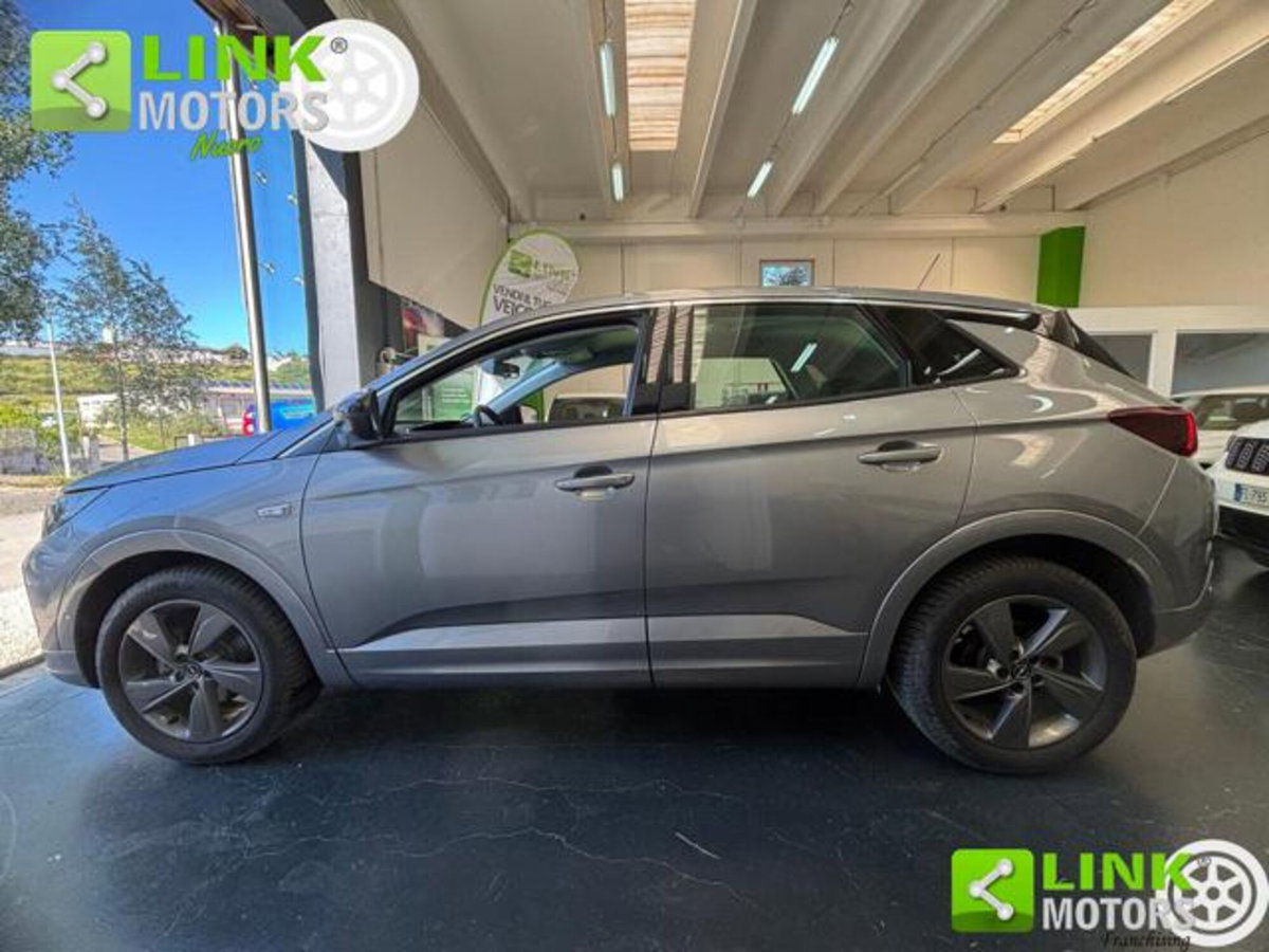 Opel Grandland 1.2 Turbo 12V 130 CV aut. Business Elegance (2)