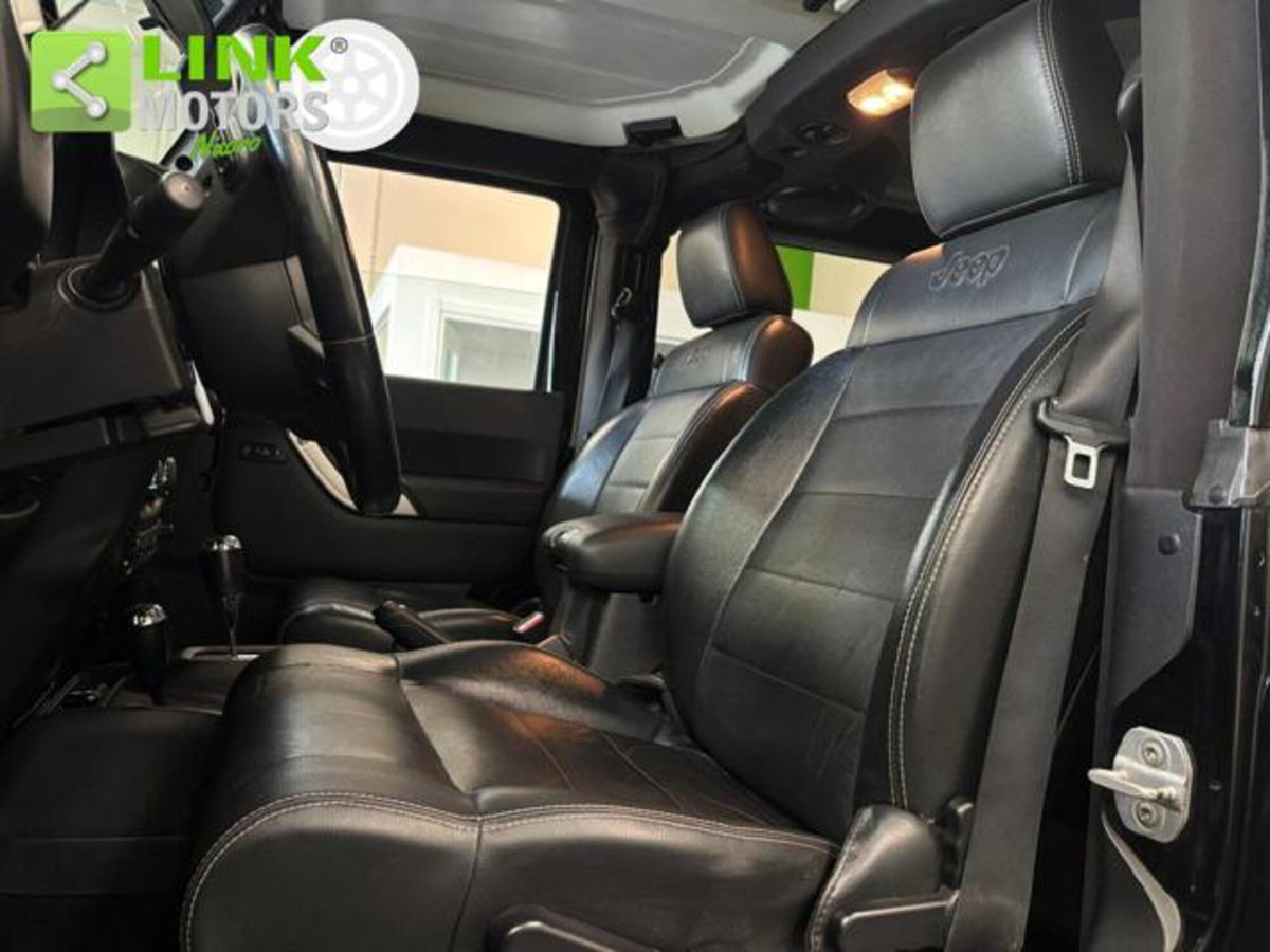 Jeep Wrangler 2.8 CRD DPF Sahara (13)