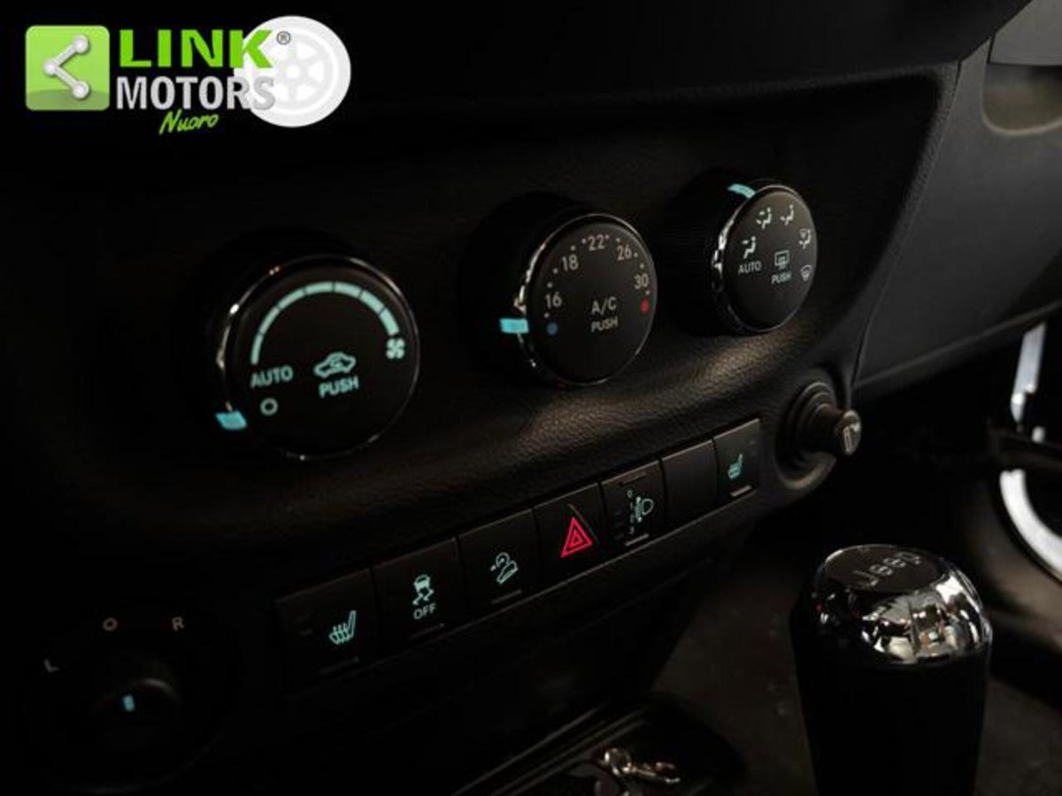 Jeep Wrangler 2.8 CRD DPF Sahara (19)