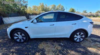 Tesla Model Y Long Range Dual Motor awd (3)