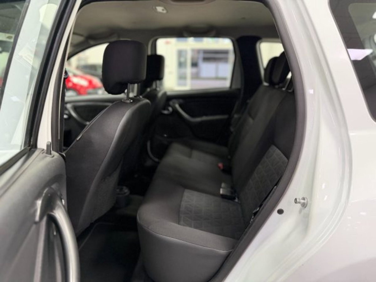 Dacia Duster 1.5 dCi 110CV Start&Stop 4x2 Prestige (10)