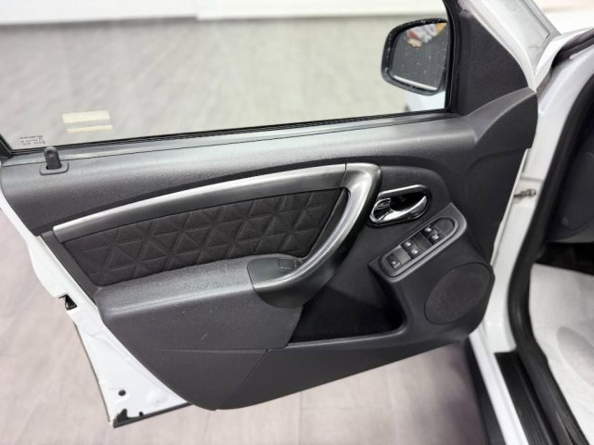Dacia Duster 1.5 dCi 110CV Start&Stop 4x2 Prestige (14)