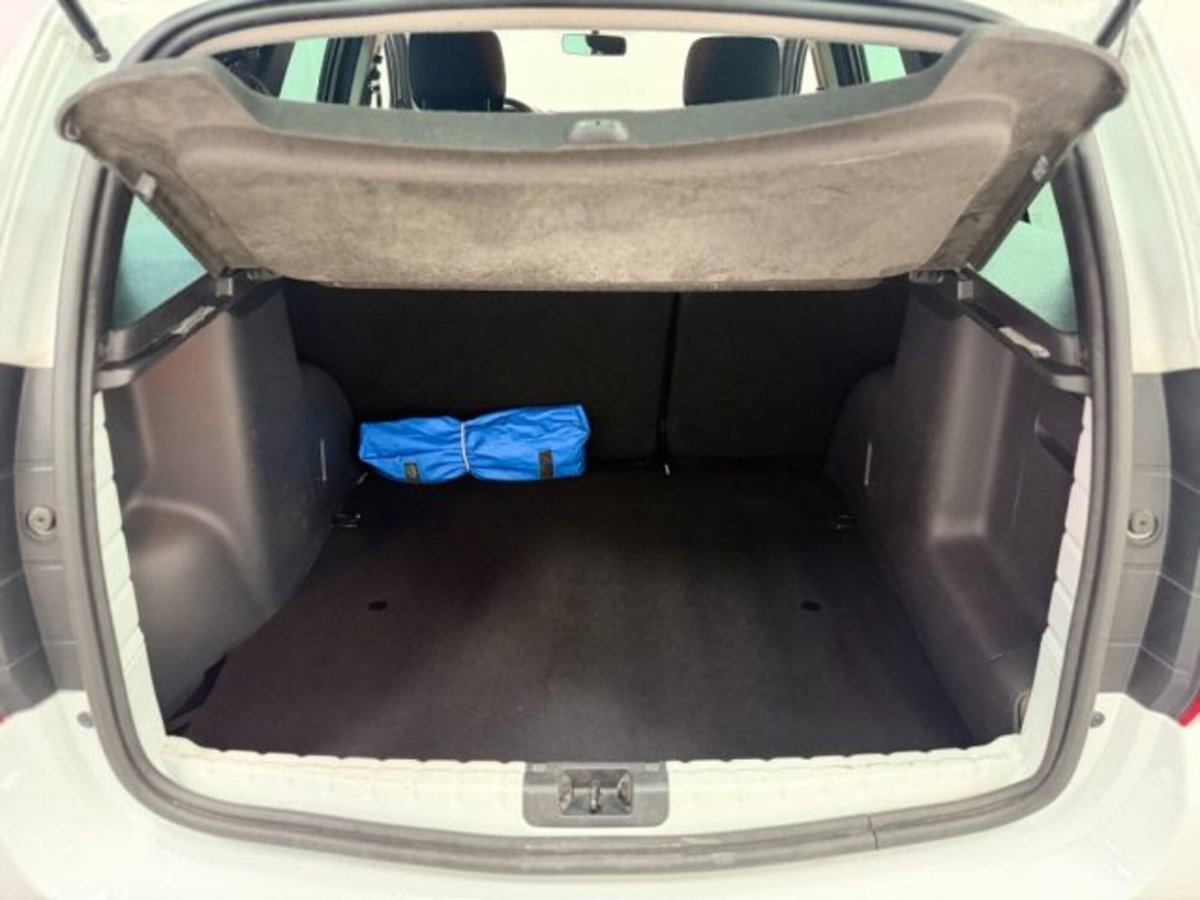 Dacia Duster 1.6 110CV 4x2 GPL Serie Limitata Trasversale (12)