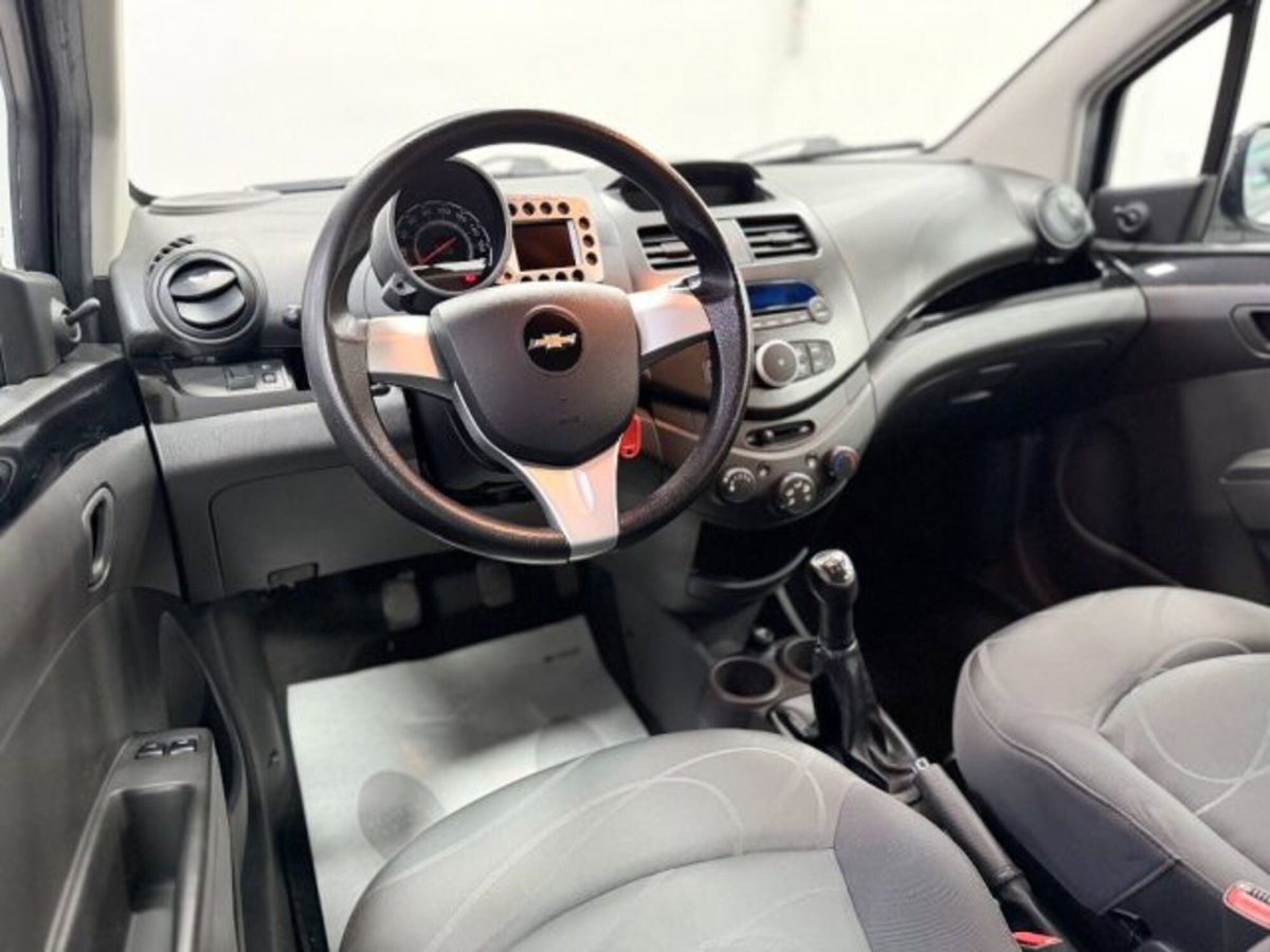Chevrolet Spark 1.0 LS (13)