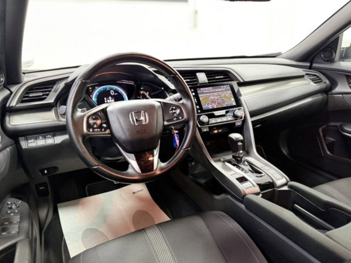 Honda Civic 1.0T 5 porte Executive Premium CVT (14)