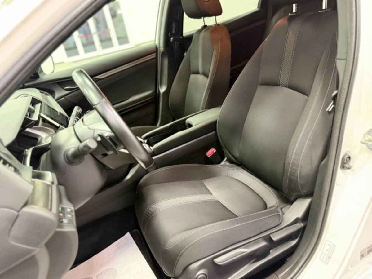 Honda Civic 1.0T 5 porte Executive Premium CVT (17)