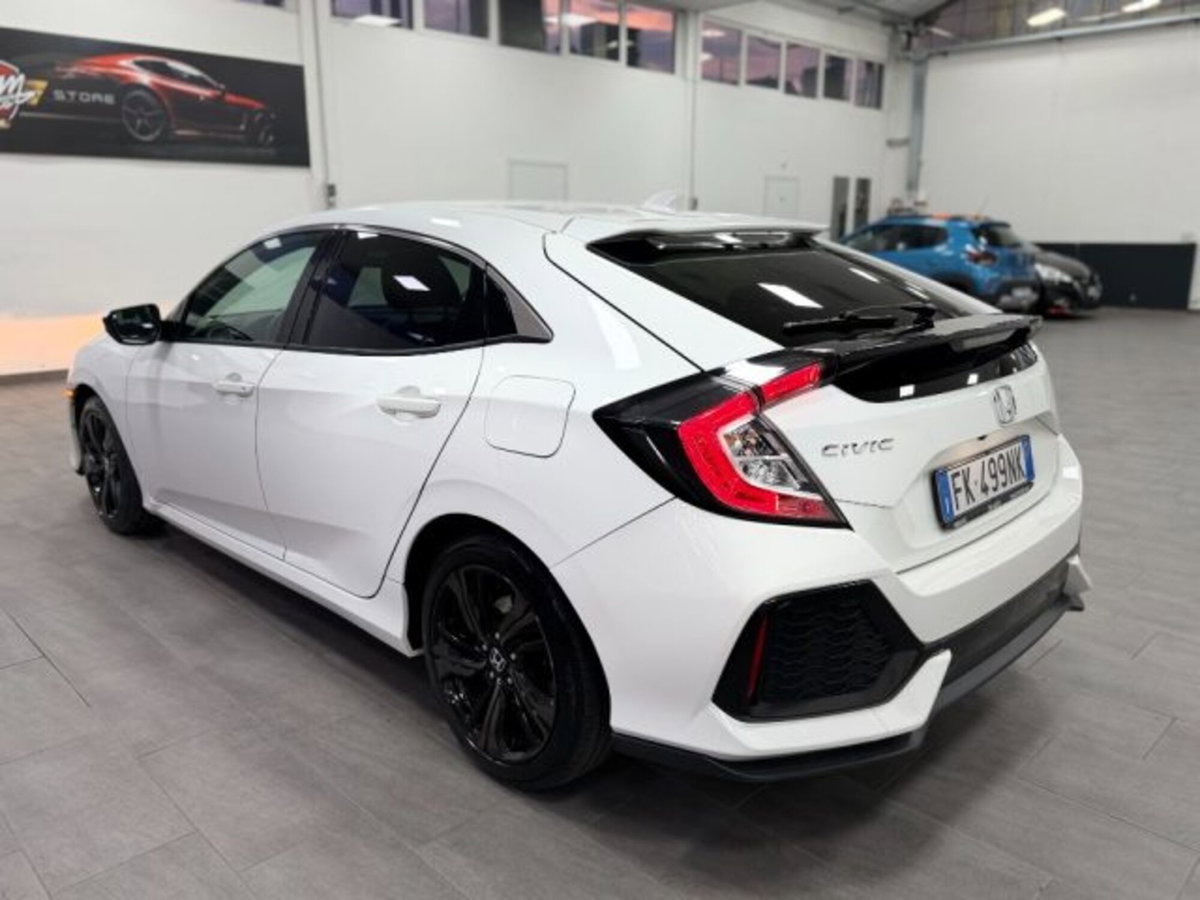 Honda Civic 1.0T 5 porte Executive Premium CVT (9)