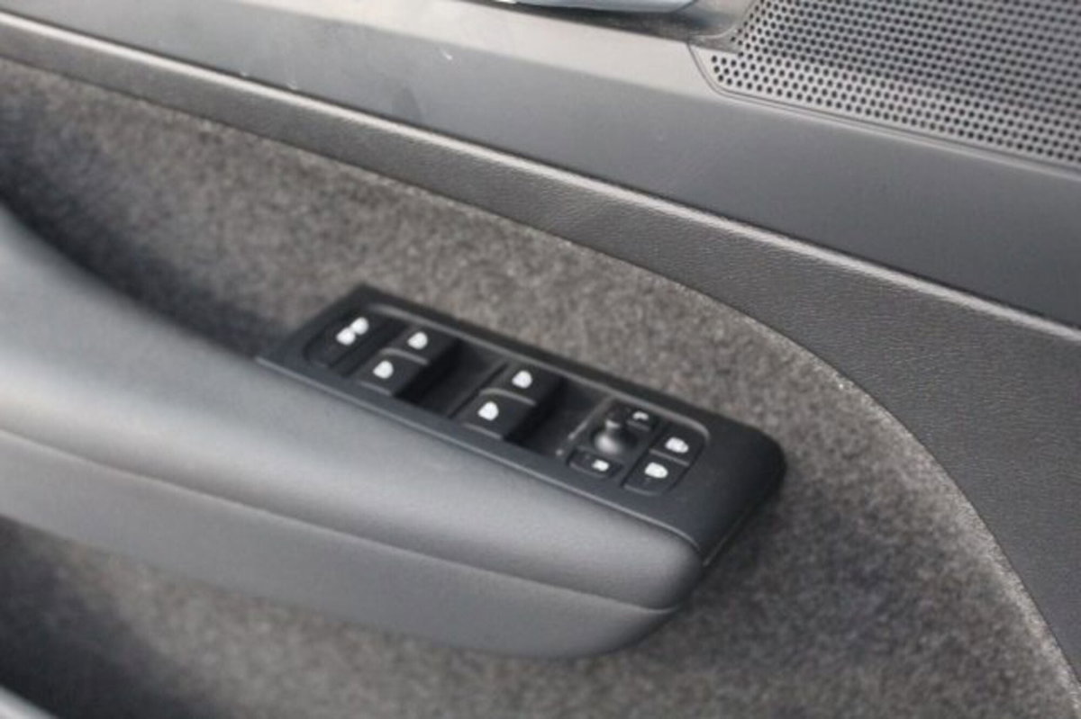 Volvo XC40 2.0 b3 Core auto (13)