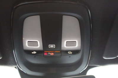 Volvo XC40 2.0 b3 Core auto (18)