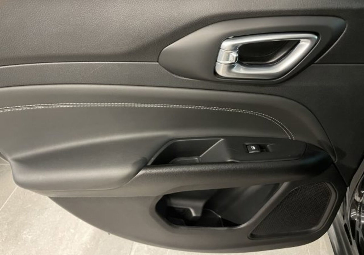 Jeep Compass 1.6 Multijet II 2WD Limited (14)