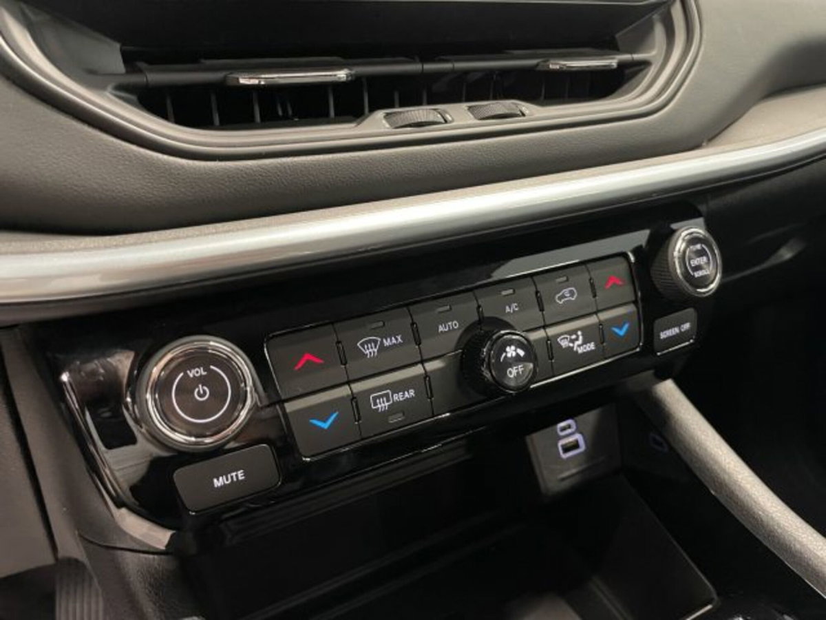 Jeep Compass 1.6 Multijet II 2WD Limited (18)