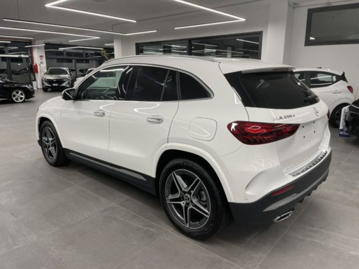Mercedes-Benz GLA SUV 200 d AMG Line Premium Plus auto (18)