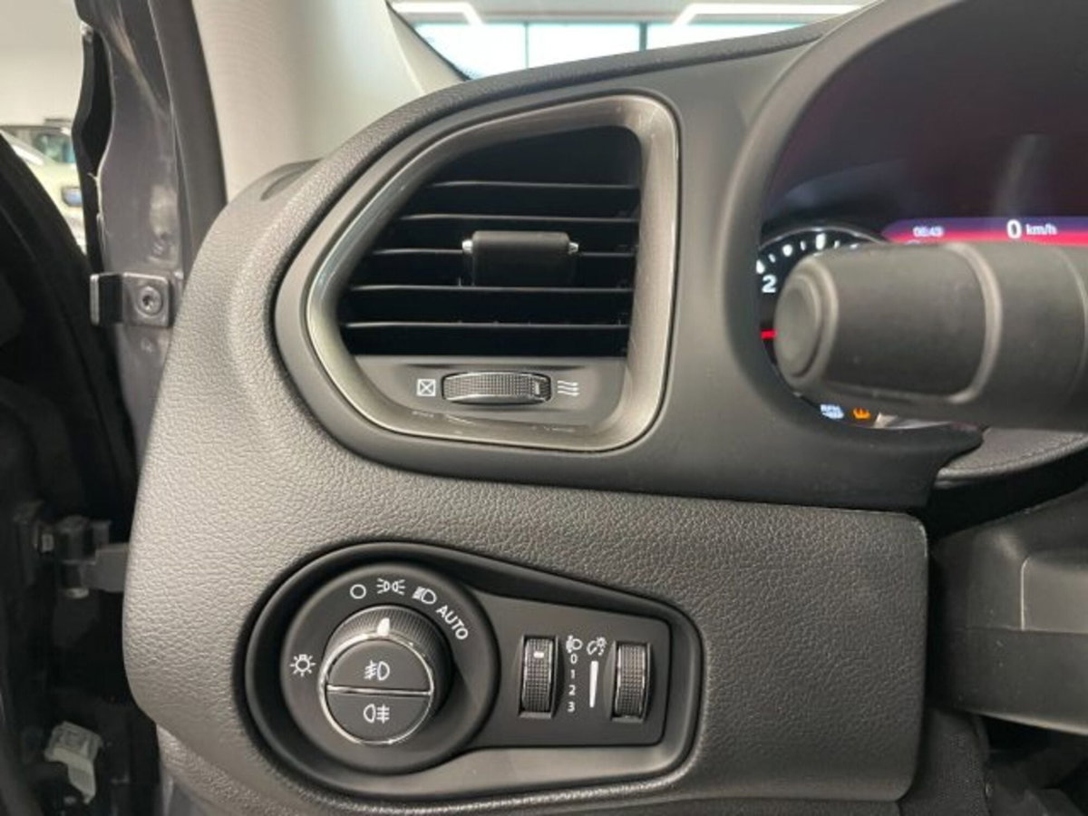 Jeep Renegade 1.6 Mjt 130 CV Limited (13)