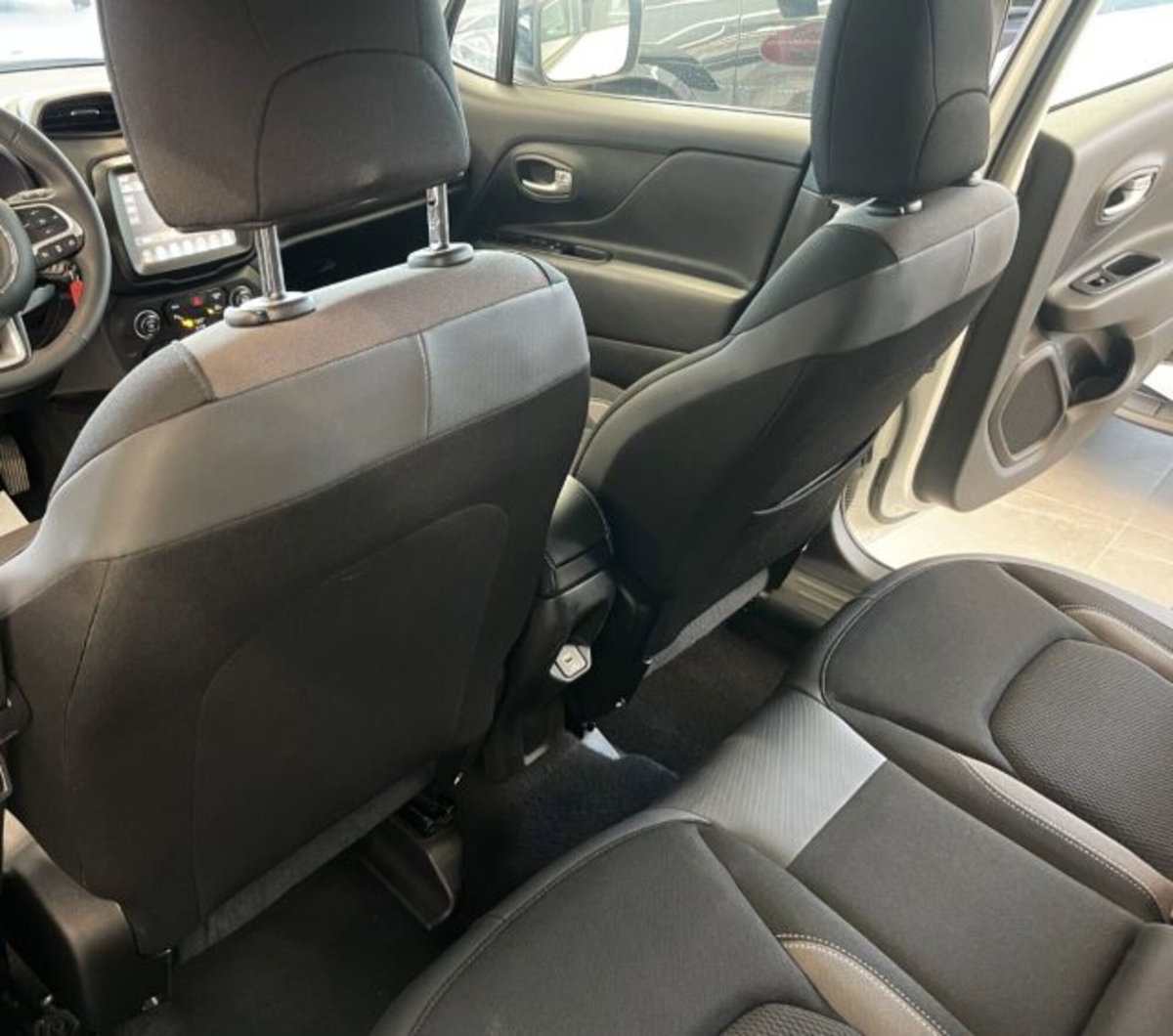 Jeep Renegade 1.6 Mjt 130 CV Limited (2)
