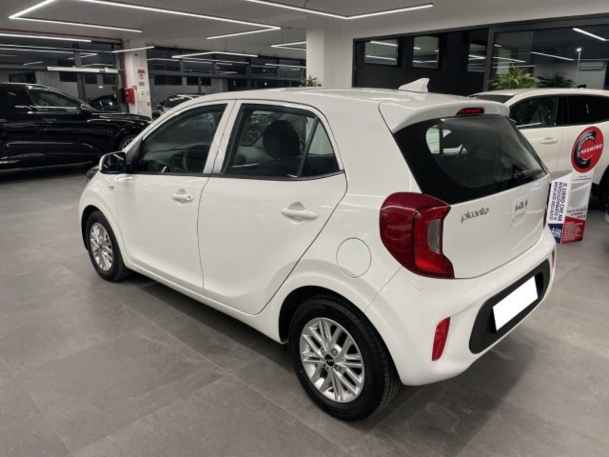 Kia Picanto 1.0 12V 5 porte AMT Urban (6)