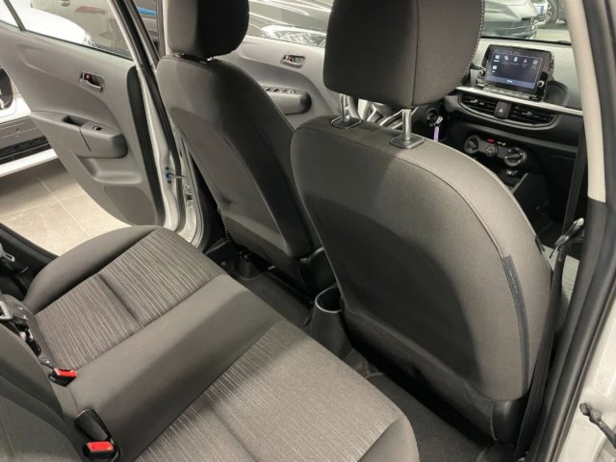 Kia Picanto 1.0 12V 5 porte AMT Urban (16)