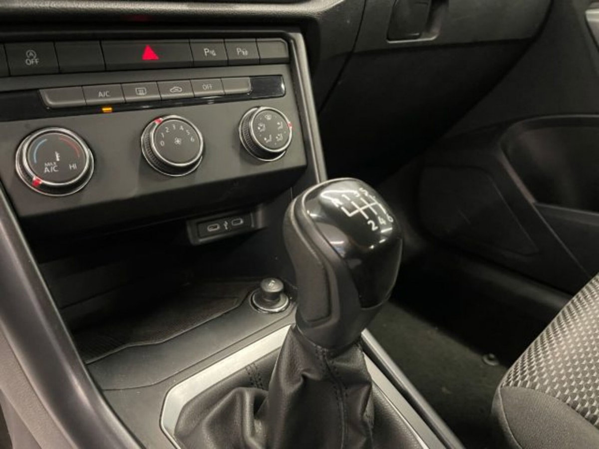 Volkswagen T-Roc 1.0 TSI Life (6)