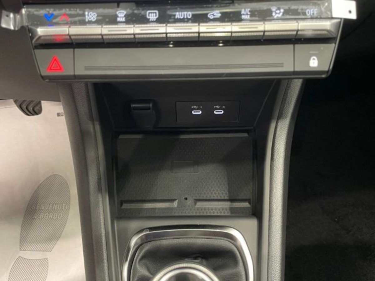 Renault Captur 1.2 eco-g Techno 120cv (14)