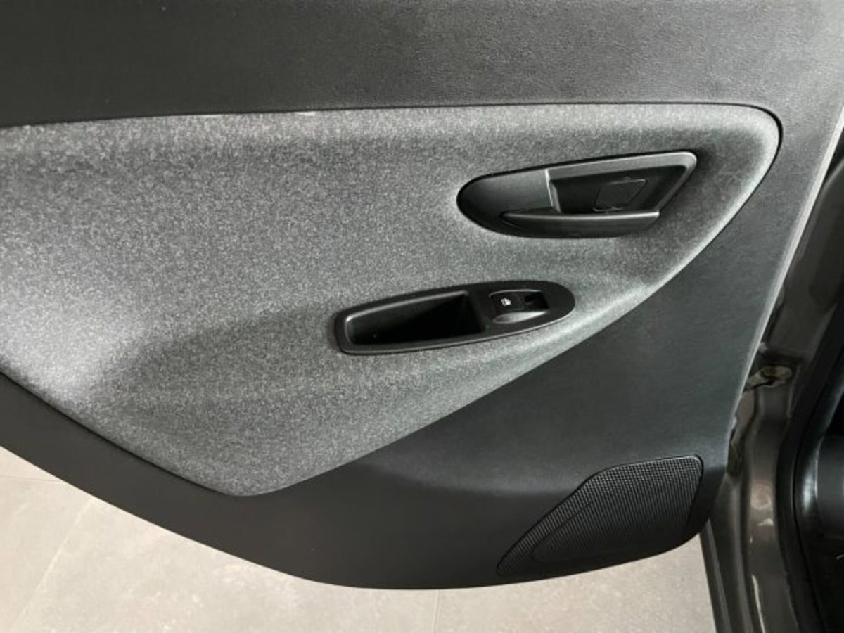 Lancia Ypsilon 1.0 FireFly 5 porte S&S Hybrid Silver Plus (12)