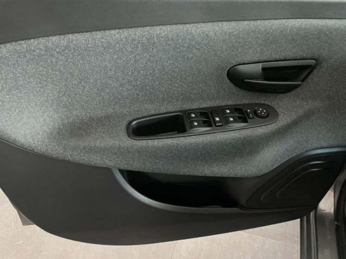 Lancia Ypsilon 1.0 FireFly 5 porte S&S Hybrid Silver Plus (5)