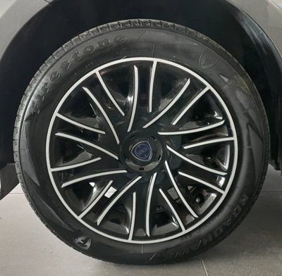 Lancia Ypsilon 1.0 FireFly 5 porte S&S Hybrid Silver Plus (6)