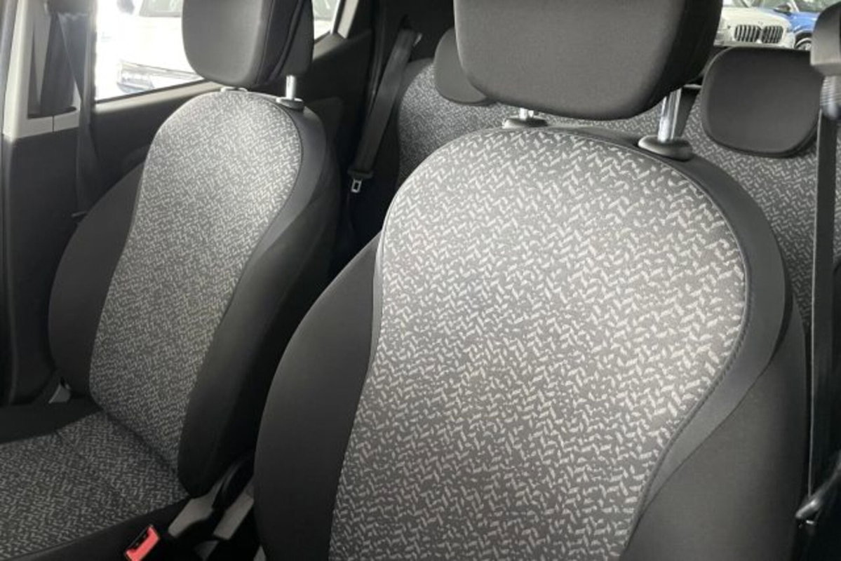 Lancia Ypsilon 1.0 FireFly 5 porte S&S Hybrid Silver Plus (8)