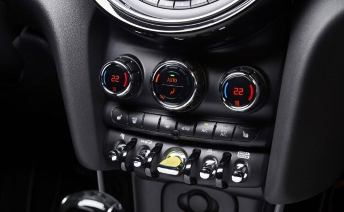 MINI Mini Cooper SE Resolute (5)