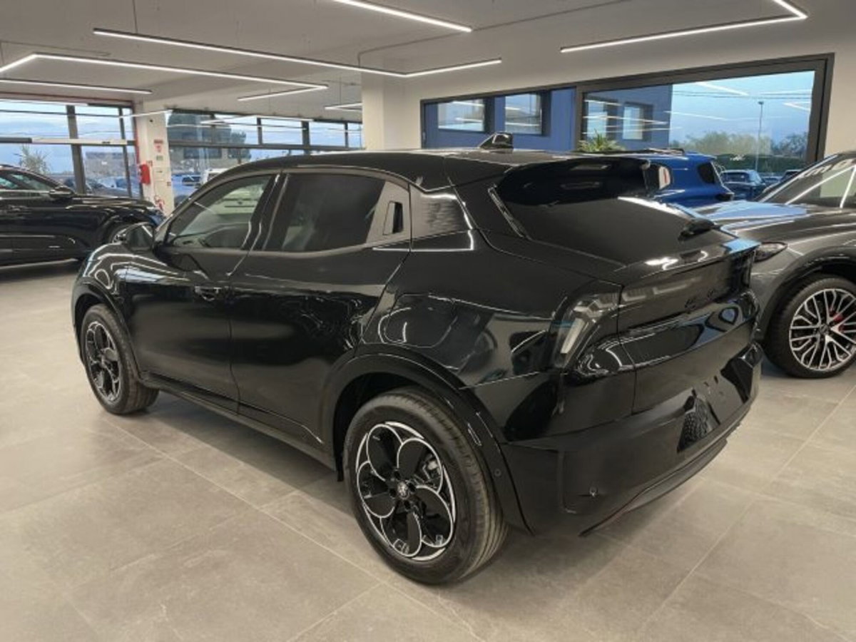 Alfa Romeo Junior 1.2 ibrida Sprint 145cv edct6 (17)