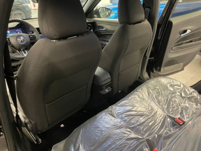 Alfa Romeo Junior 1.2 ibrida Sprint 145cv edct6 (5)