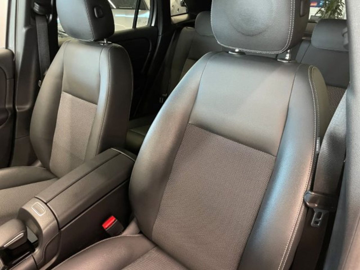 Mercedes-Benz GLA SUV 200 d Business Extra auto (17)